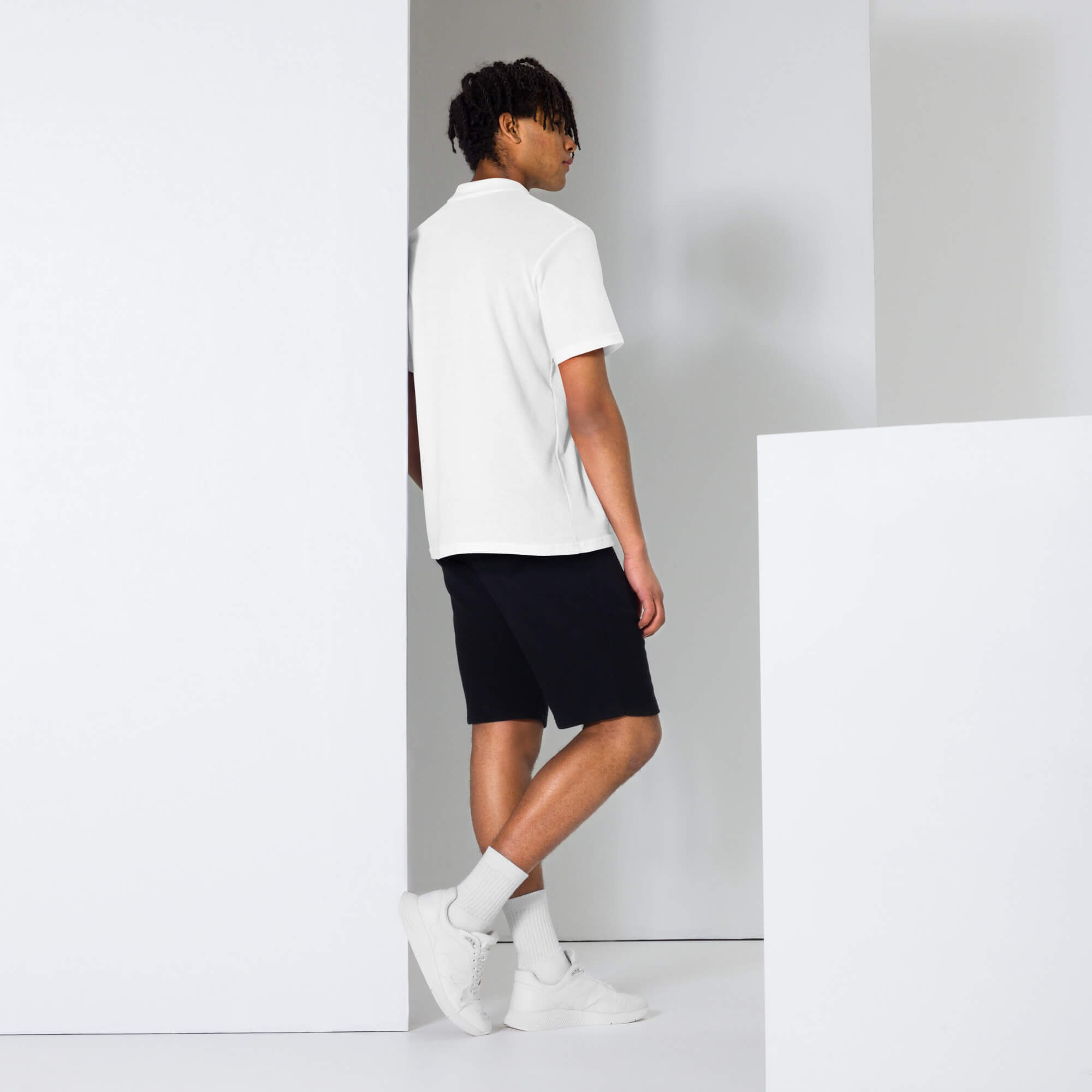 Unisex Piqué-Poloshirt weiß – Rückansicht
