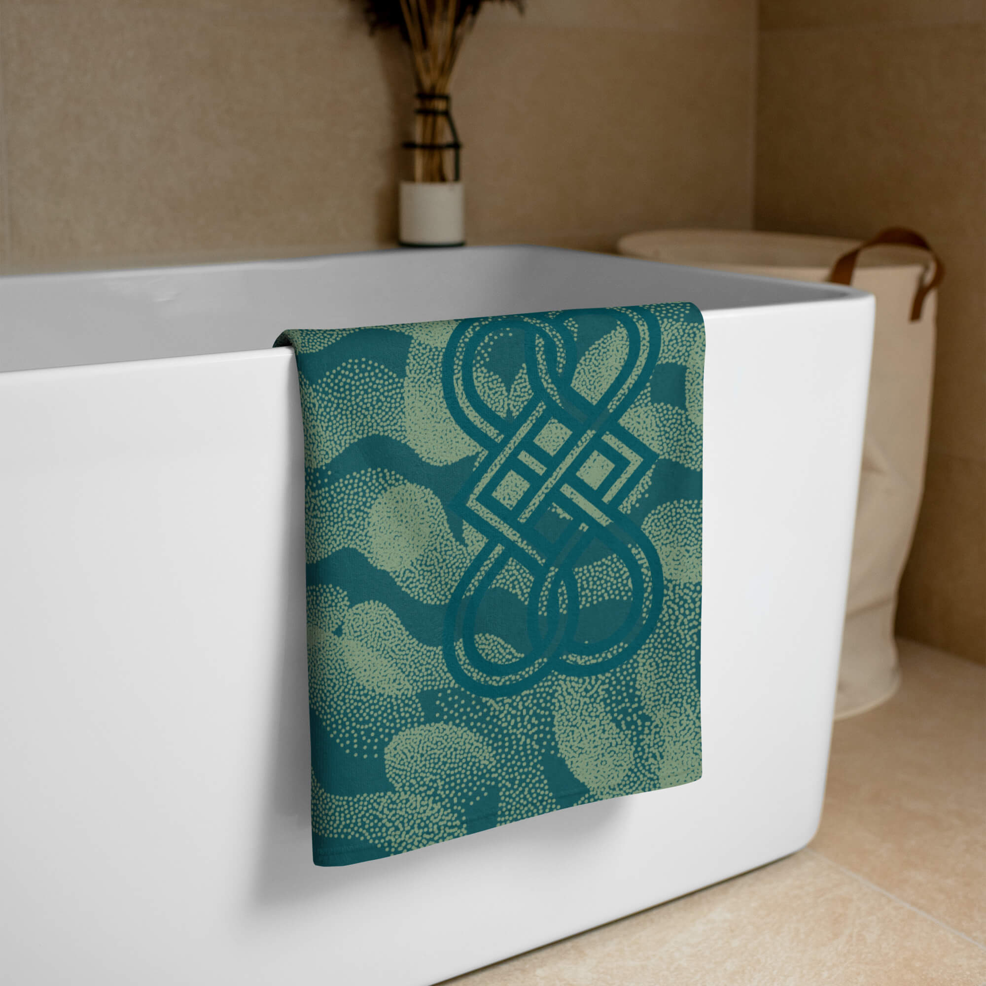 Strandtuch mit Allover-Print - Lifestyle am Strand - famora-style 🏖️"