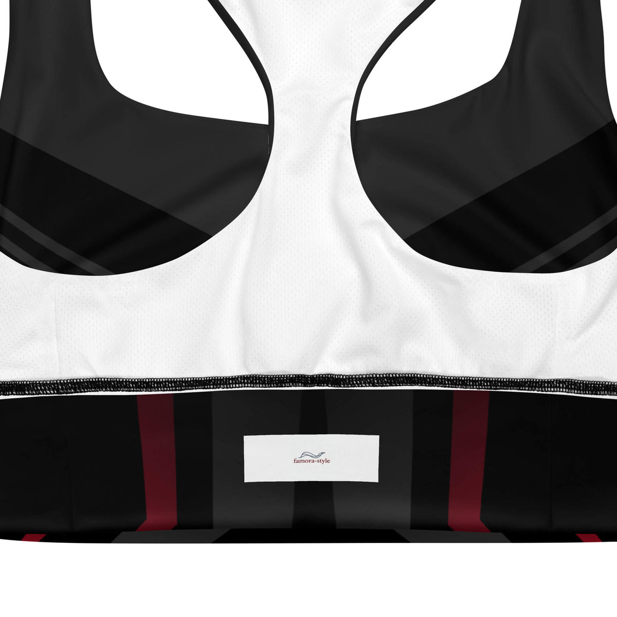 Innenseite des Sport-BHs mit weißem Futter, Nähten und famora-style-Label am unteren Bund
