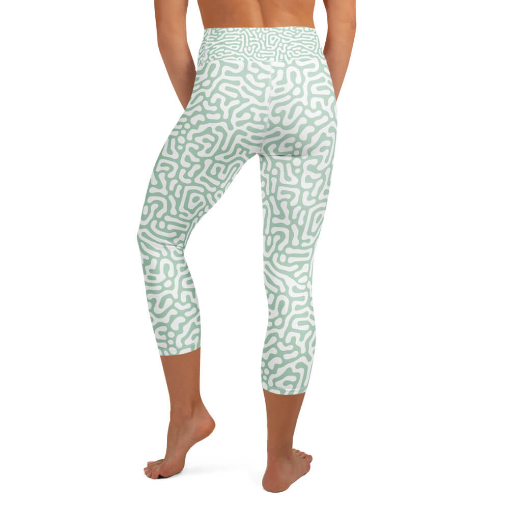 Sommerwind Capri Leggings Rückansicht – High Waist Capri für Yoga & Reiten | famora-style